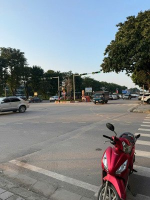 bán nhà đẹp trung tâm thị trấn đông anh vị trí vàng, giá chỉ 17.5 tỷ