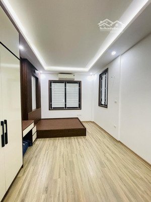 cần bán nhà trường chinh, gần nhiều trường đại học, ba bước ra ô tô tránh, nhà đẹp ko qh, 38m2x5t