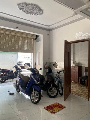 cách mt phú thọ hoà 1 căn.trung tâm thành phố.chợ vải nổi tiếng sài gòn.khinh doanh đa nghành.