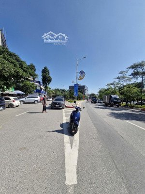 bán đất mặt phố cổ linh, thạch bàn, long biieen 73m2, mt 7m, giá 33 tỷ, vỉa hè 8m siêu kinh doanh