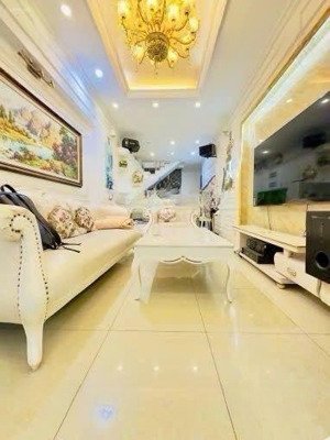 20m ra mặt phố võ thị sáu, 2 mặt thoáng, trước nhà 3 gác, kd, sđcc, thiết kế hợp lý, 36m2 * 5t