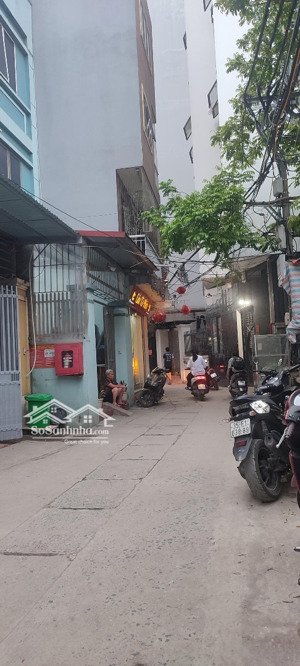 chính chủ bán ccmn tân triều,oto tránh
dt:46m2, 8tầng,13p khép kín ,thang máy xịn
giá: 13,3tỷ