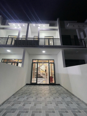 bán nhà lầu gần big c tân hiệp ngã tư tân phong