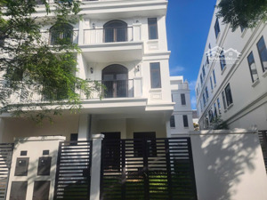 cập nhật giỏ hàng nhà phố, biệt thự la vida giá tốt nhất thị trường tháng 11/2025.