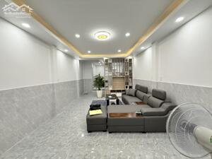 CHÍNH CHỦ GỬI BÁN NHÀ GIÁ RẺ NGAY PHẠM VĂN ĐỒNG - 4x14m Nở hậu L 5m - Giá chỉ Nhỉnh 4 Tỷ Còn Bớt