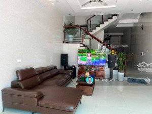 cần bán 125m2 nhà 3 tầng trung dương - gia lâm. cách vin chưa đến 500m, ô tô vào nhà, sổ đỏ sẵn sàn
