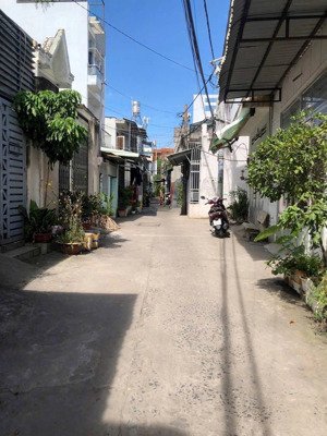 bán đất dt 5,4 x 16 giá 4,850 tỷ ngay đường nguyễn văn quá phường đông hưng thuận, vào 150m