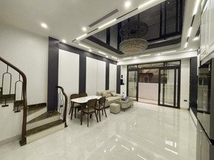 bán nhà võ chí công - tây hồ- 60m ra mặt phố- 5 tầng thang máy- gần hồ tây- 8.9 tỷ có tl