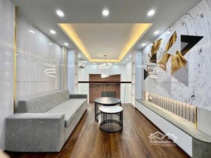 khương trung -33m2 - 7.9 tỷ lô góc 2 thoáng - nở hậu ( cho thuê kinh doanh 25tr)