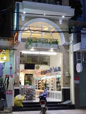 duy nhất, nhà mặt tiền chợ hoàng hoa thám, p.13 tân bình dt: 4x13m nhà 2 tầng, tiện ở và kinh doanh