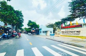 nhà biệt thự 3 tầng đẹp đường ông ích khiêm, phường thanh bình, quận hải châu đà nẵng diện tích: