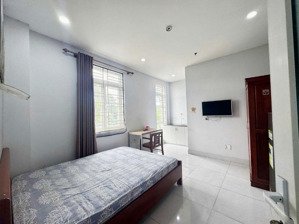 trống sẵn stu 28m2 full nội thất thang máy bảo vệ ngay hàng xanh bình thạnh