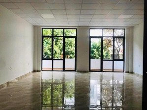 bán toà nhà 6 tầng khu phân lô lê hồng phong, ngang 7m. pccc đầy đủ chỉ việc vận hành, đang thuê 35