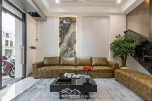 chính chủ cho thuê nhà hoàn thiện 5 tầng full nội thất, giá ưu đãi, có thể vào ngay.