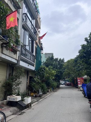 bán mảnh đất 41,3m2 chính chủ tại mặt dốc la pho, nhà mặt đường, ô tô đỗ đỗ cửa nhà