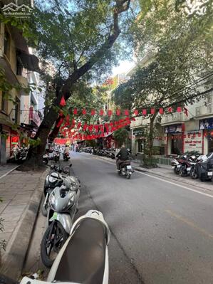 Phố PHAN ĐÌNH PHÙNG: nhà đẹp, khu vip, ở hoặc kinh doanh Homestay hái ra tiền. Chưa đến 9 t.ỷ tầm tiền hiếm.