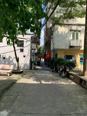 bán nhà đẹp lạc long quân, cách ô tô tránh 30m, vài bước ra hồ tây, 44m2 chỉ 10 tỷ