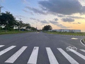 cho thuê xưởng 2600m2 mới 100% trong kcn an phước, long thành, đn