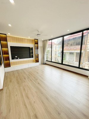 cạnh tiểu học kim liên - tiểu học đống đa - tập thể 3pn 2wc 130m2 - cực đẹp!