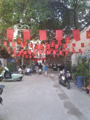 cần bán nhà 5 tầng thang máy , 06 ngủ, tại phố tư liên. giá chỉ 14.2 tỷ.