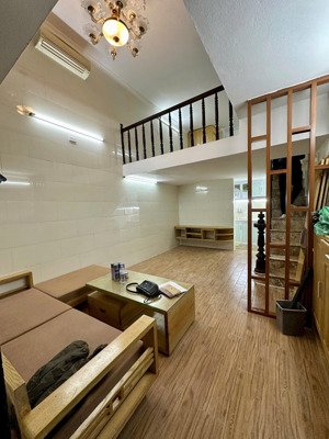 nhà ôtô đỗ cổng giá 2,7tỷ nhà tt