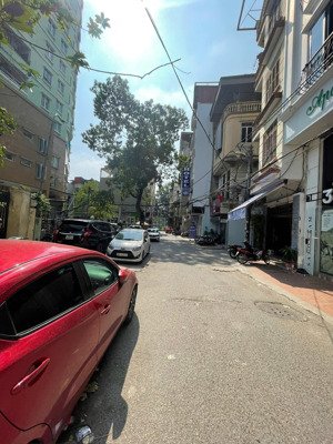 nhà phố nguyễn chí thanh, ngõ rộng như phố, vỉa hè, thang máy 5 tầng