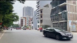 cần bán nhà mặt tiền lê thánh tông, mặt tiền 34m, diện tích gần 1800m2