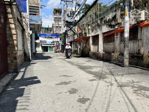 cần bán gấp nhà vũ tùng p2 - hẻm xe hơi sát nhà - 80m2 - ngang gần 5m - kinh doanh tốt chỉ 8. x tỷ