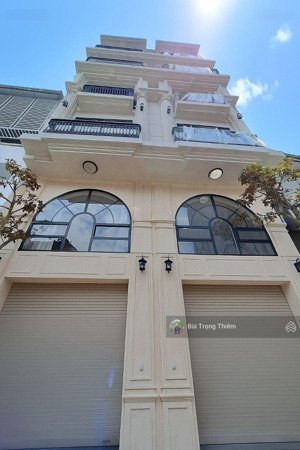 bán tòa nhà 8 tầng phố trạm thang máy nội thất 5 sao trung tâm long biên cạnh aeon, cầu vĩnh tuy