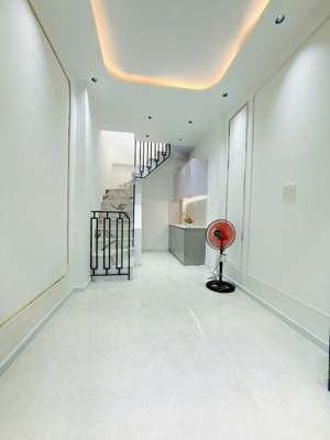 cc bán nhà nguyễn duy - sổ hồng sẵn - nhà trống giao ngay - dtsd: 25m2