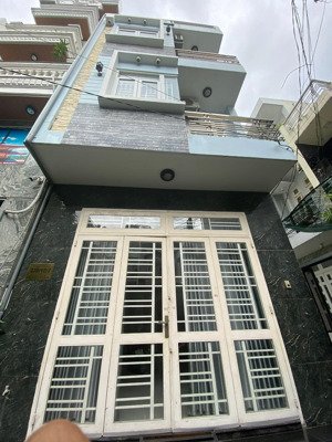 nhà cứng cáp hẻm xe hơi gần 50m2 không lộ giới giá chỉ 6 tỷ tại emart phan huy ích gò vấp