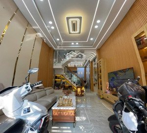 nhà quận 12 - dt 56m2 nhà 3 lầu kiên cố - nội thất hiện đại - hxh 6m - trải nhựa - giá chỉ 5.6 tỷ