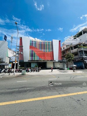 siêu phẩm ! bán nhà mặt tiền nguyễn văn hưởng - dt : 18 x 27m - 3 tầng - hđt : 200 triệu. giá 99 tỷ