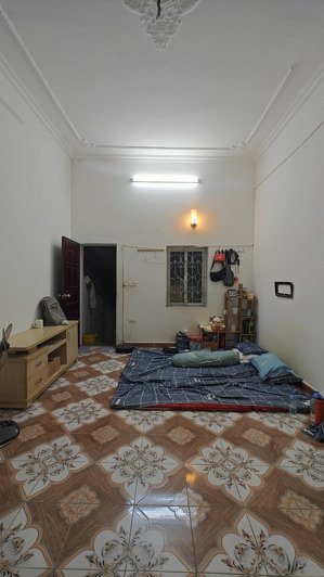 nhà bạch mai 6.5 tỷ, dt: 50m2, sổ đỏ chính chủ, k quy hoạch, dân xây chắc chắn