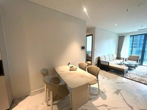 pkd crest cho thuê 2pn + 1 giá 57tr tầng cao thoáng, nội thất đẹp