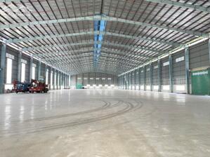 CHO THUÊ KHO XƯỞNG ĐẸP NỀN EPOXY KCN ĐỨC HÒA, LONG AN 4000M2 GIÁ 200TR- PCCC TỰ ĐỘNG