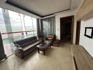 mình có 2 căn 2pn cực thoáng , thang máy , đang sửa chữa setup new 100% , giá tốt chỉ từ 11tr