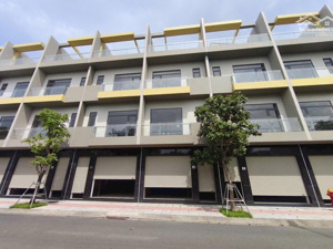 cần bán nhà phố bcons uni valley - nhà mới 100%, chưa qua đầu tư - 4 phòng ngủ - chiếc khấu 6%