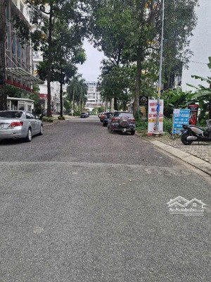 ngay khu dân cư conis phong phú, biệt thự 4 tầng, 140m2, ngang 7x20m, 13.6 tỷ