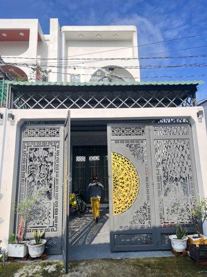 chính chủ cần bán nhà đẹp 1 trệt-1 lầu-sổ hồng-dọn đến ở ngay