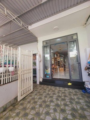 chủ ngộp nặng! cần bán gấp 3 căn nhà phố liền kề 314,8m2 trung tâm ba rịa