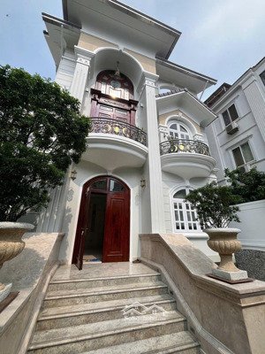 mặt tiền đường thảo điền, q2 - dt: 14mx26m - khuôn đất đẹp - hầm 3 tầng - nhà như hình - 65 tỷ