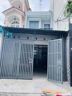 cho thuê nhà 1t1l sân oto - đường 8 - trường thọ - thủ đức