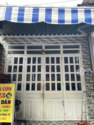 nhà cấp 4 diện tích 4x14m, nở hậu đẹp đường tây hoà, ô tô vào tận nhà, phước long a, quận 9