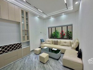 bán nhà đẹp ngõ 1194 đường láng trung tâm đống đa ô tô đỗ cửa 5 tầng thang máy diện tích 43m