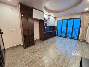 hiếm ! cả khu còn 1 căn bán nhà võng thị - tây hồ - 6 tầng , view hồ , gần phố, giá chỉ 8.4 tỷ