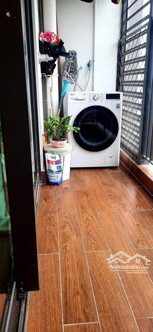 cần bán căn studio 33,5m2 view biệt thự, tòa s3 sky oasis, ecopark giá 2,6 tỷ bao thuế phí