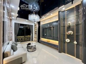 nhà đẹp trung kính. xách valy về ở, ngõ rộng 3m, thông kd, ô tô sát nhà, tiện ích, ở sướng. 43m2*5t