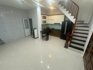 chính chủ - nhà giáp nhị - khu quận ủy đường mới