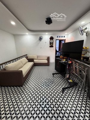 nhà 5 lầu mới keng,dt 60m2 ,đường thông 8m-4pn chính chủ gởi ngay lê văn quới.bình tân.nhỉnh 7tỷ